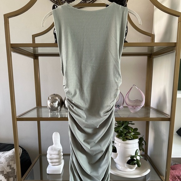 Kookai ruched drees - Picture 2 of 5